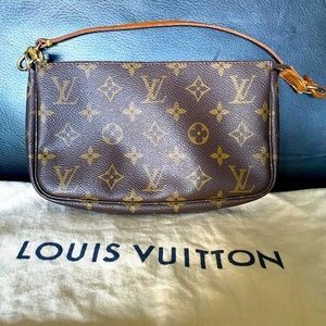 Authentic LV Vintage Monogram Pochette